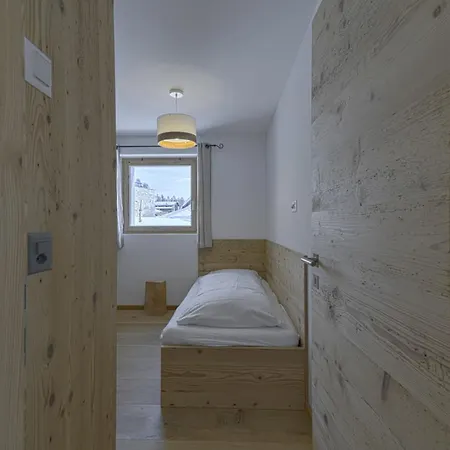 Apartamento Chesa Muntanella - *